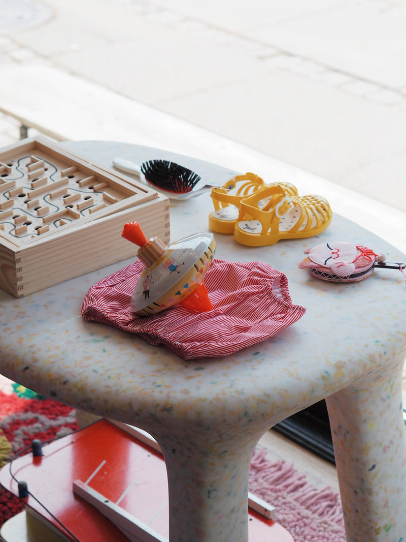 Luisa Table, Vanilla
