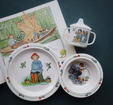 Peter in Blueberry Land, 3 Piece Tableware Set